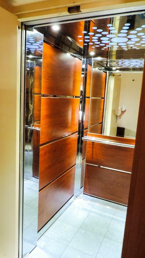 Penthouse Deluxe Apartment At Пирея Екстериор снимка